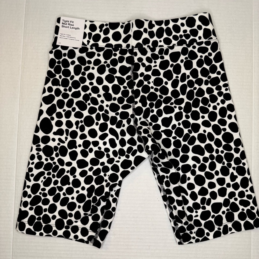 Nike Tight Fit Mid Rise Short Length Biker Shorts - Picture 2 of 6